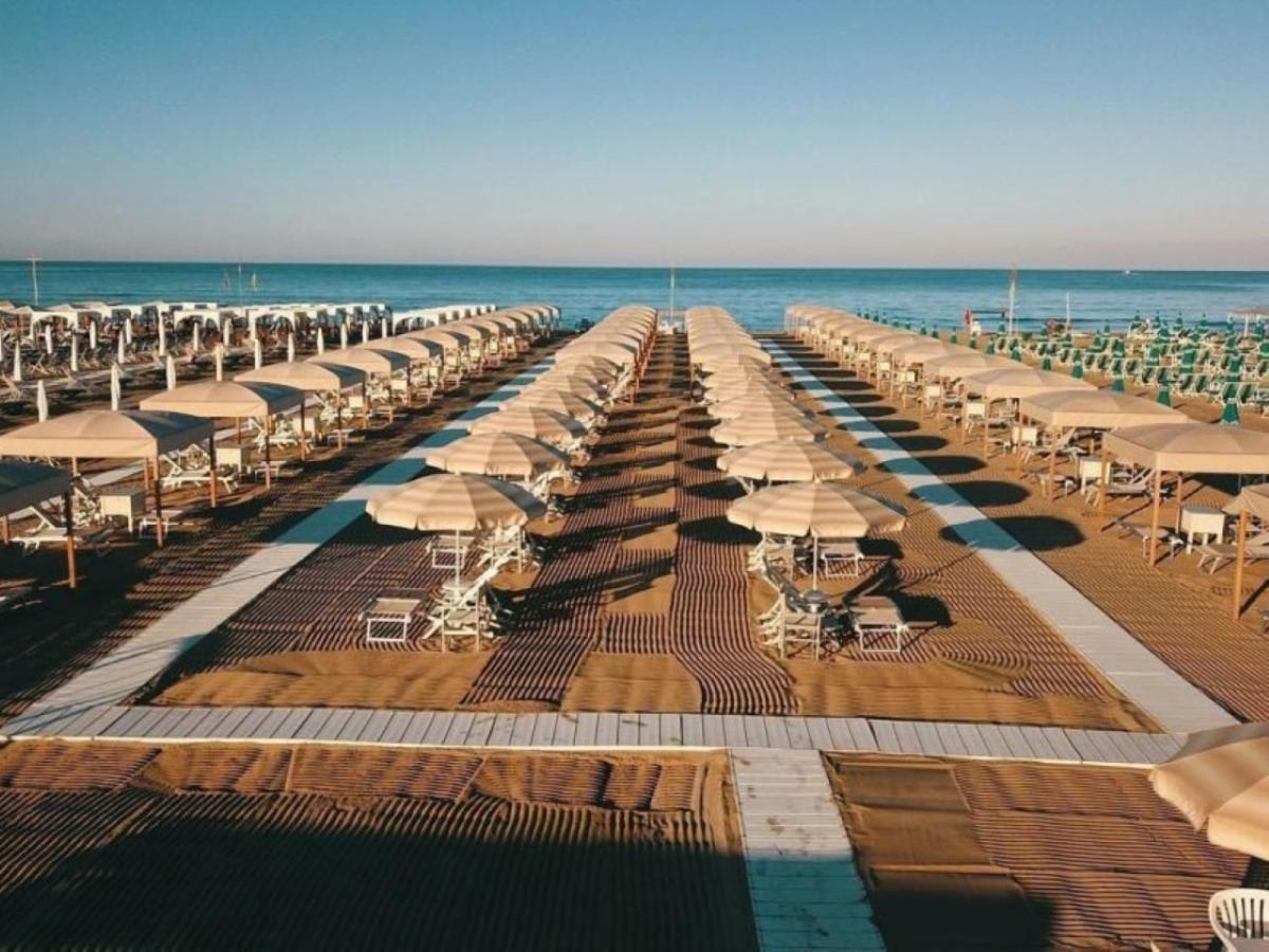 VI Suites Viareggio Exterior foto