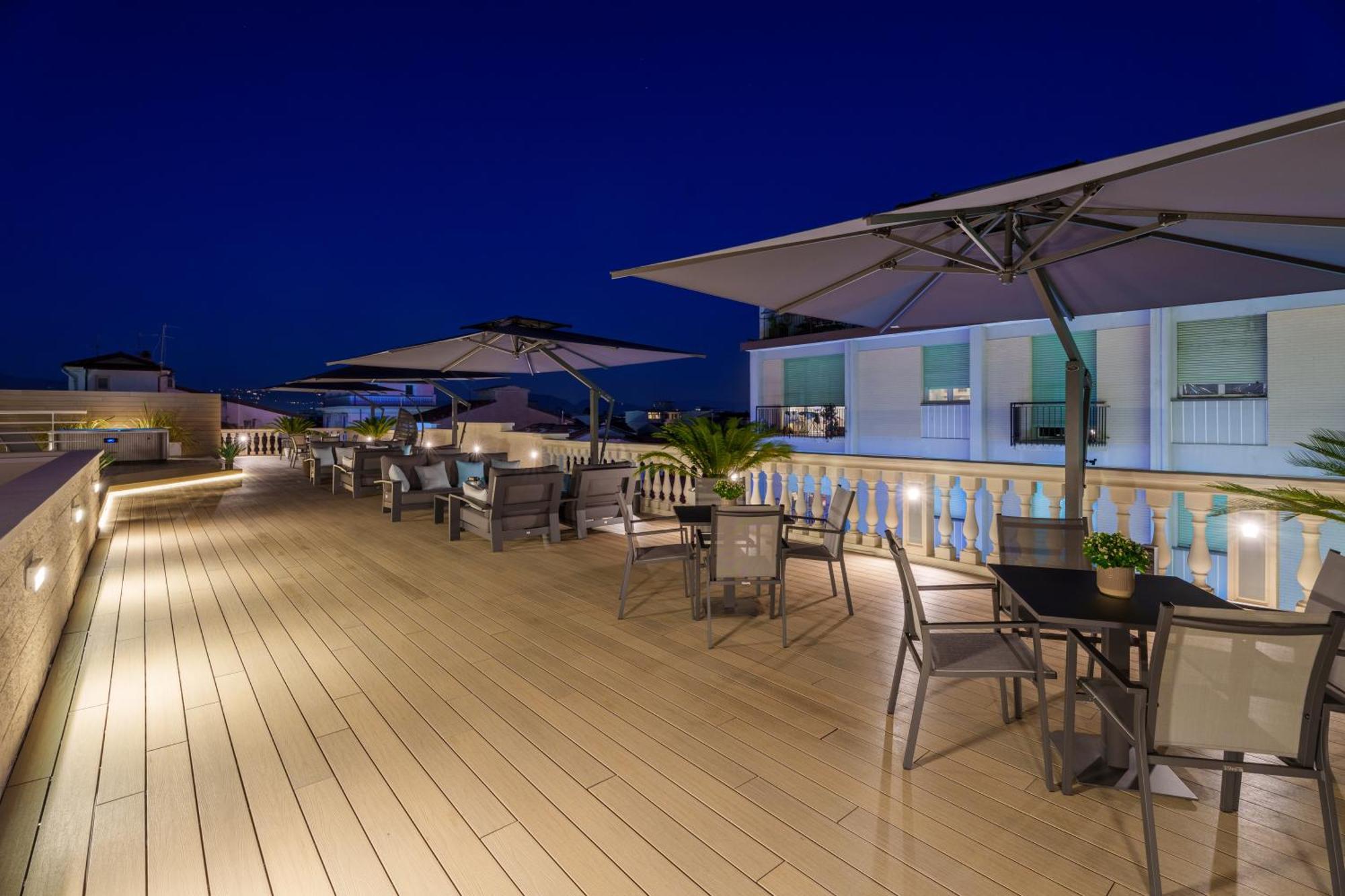 VI Suites Viareggio Exterior foto